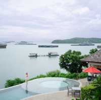 ✨จัดจ้านย่านศรีชัง! โรงแรมวิวสุดจึ้ง ติดทะเล