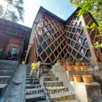 Zombie Cafe' เปลี่ยนบ้านเก่ามาเป็นร้านกาแฟ
