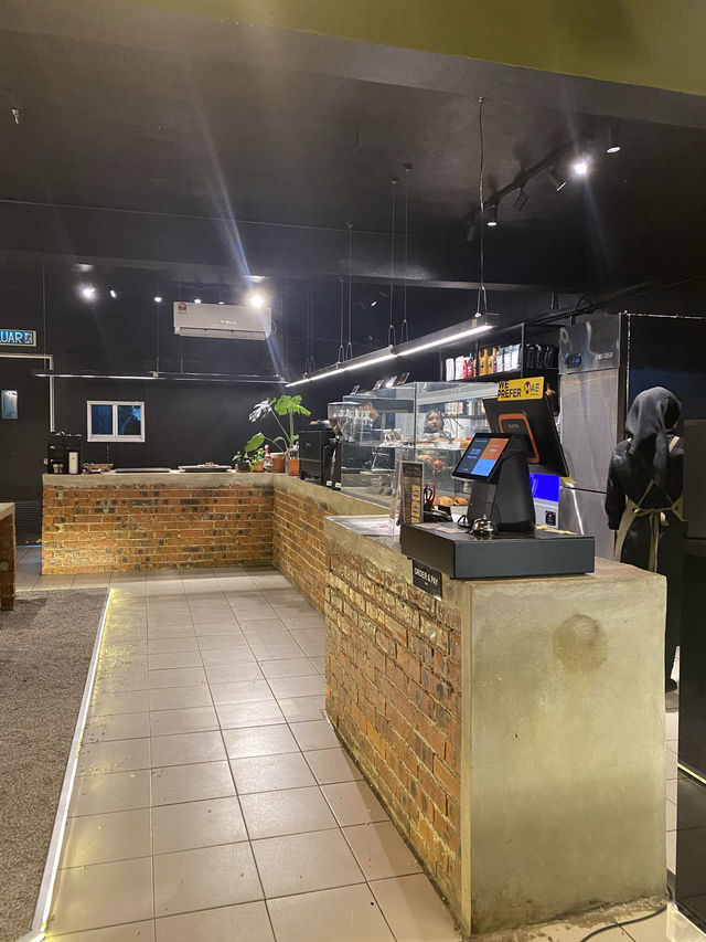 Hipster cafe with fantastic foods! 