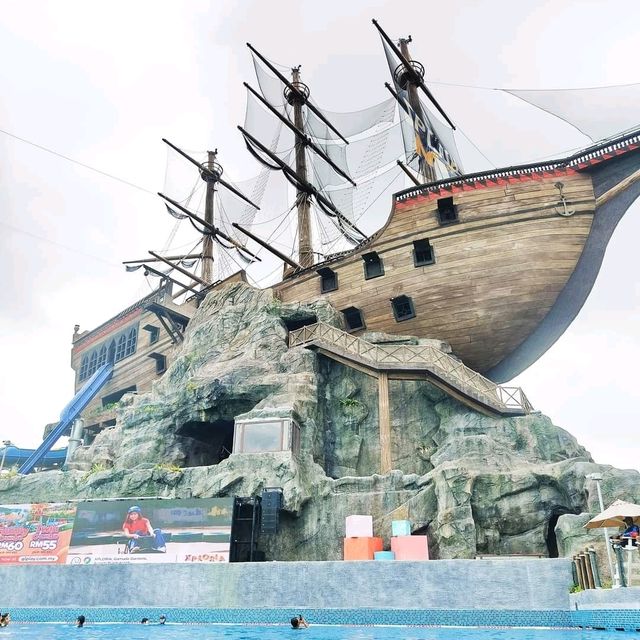 Splashy Splendid SplashMania Water Park