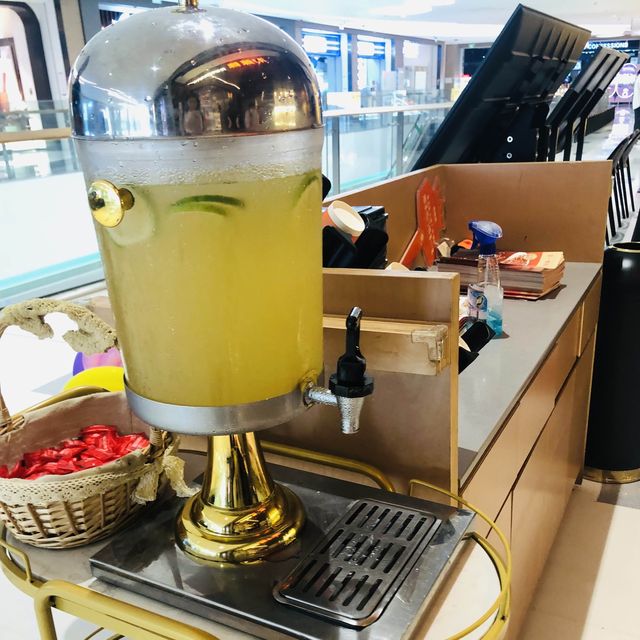 「深圳地鐵站附近川菜店，適合大人老人家」