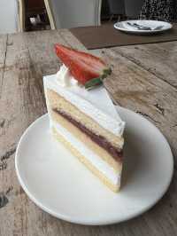 Ivory Coast Almond ร้านอาหารบรรยากาศดี