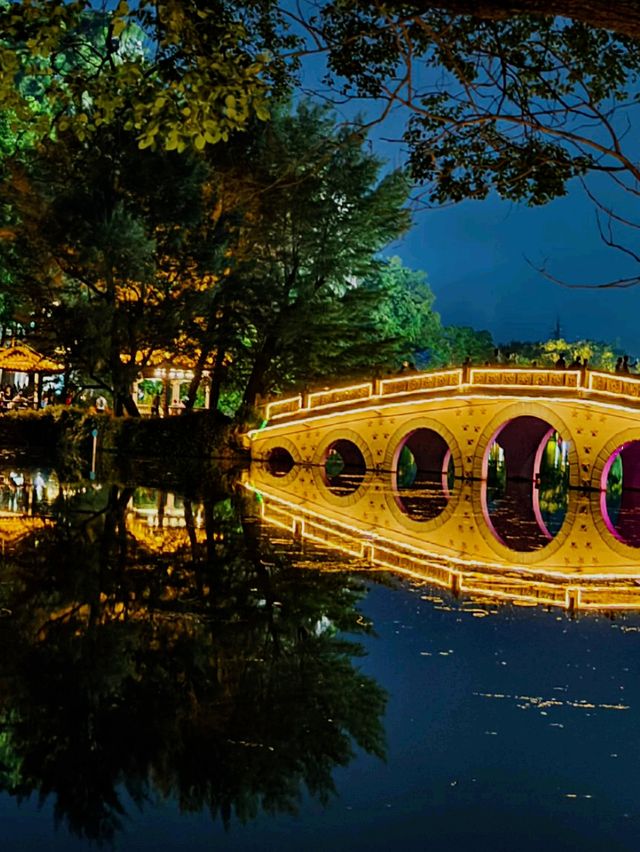 【免費夜遊】七星岩暑期特優惠，夢幻夜景等你來！
