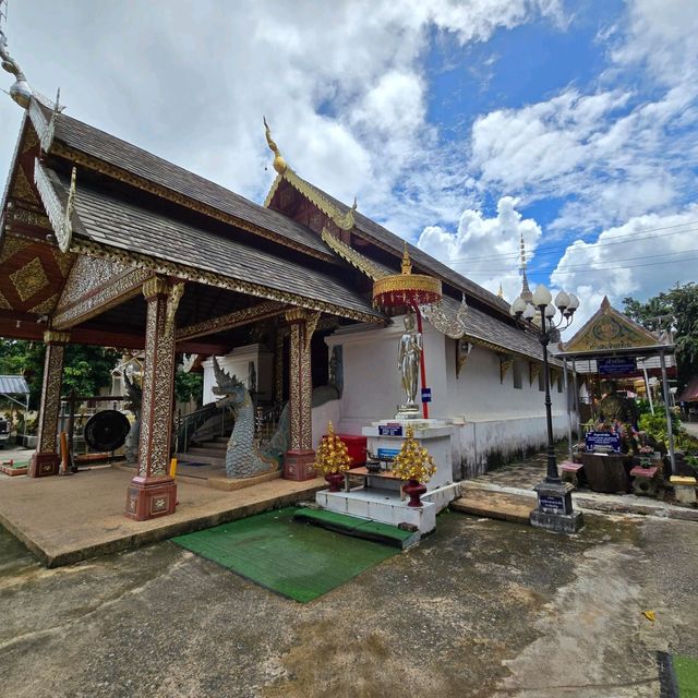 กราบสักการะ 🙏 วัดพระแก้ว อ. เชียงของ