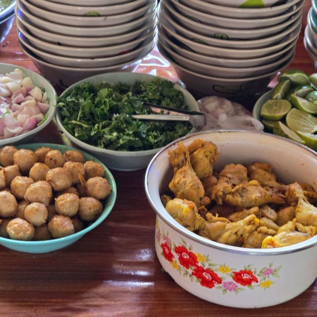 ครัวป้าศรีไว ร้านอาหารพื้นเมืองเชียงแสน