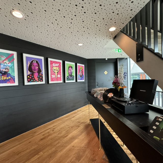 アムステルダムの音楽とアートに浸る、唯一無二の隠れ家 Sir Adam Hotel