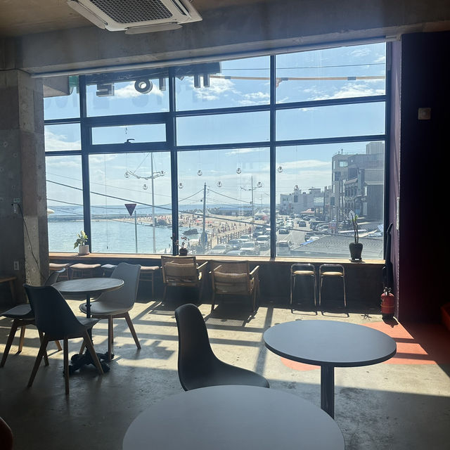 《江陵》 🏝️オーシャンビュー🌊江陵のビーチが一望できるベーカリーカフェ🥐🥐