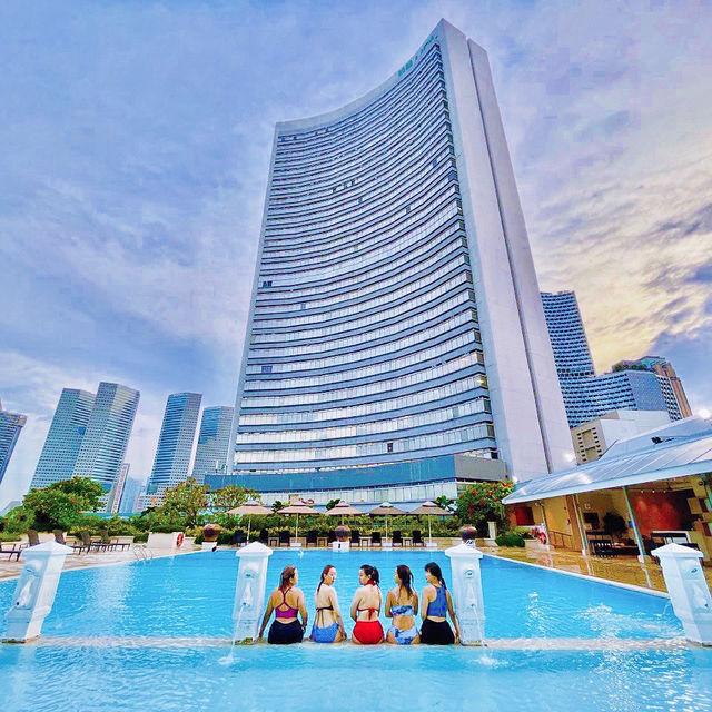 Perfect Poolside Experience with PARKROYAL 🇸🇬