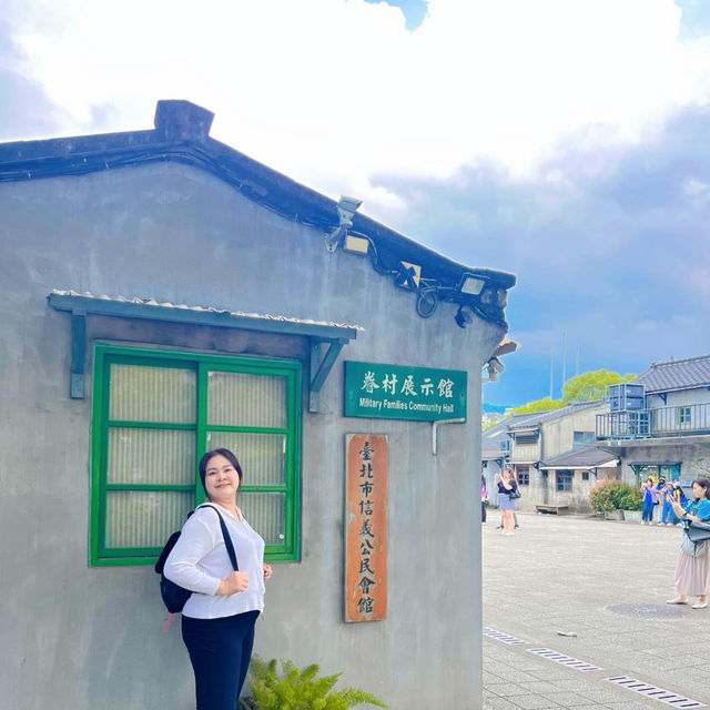 เดินเล่น ถ่ายรูป ชิวๆที่ 44 South Military Village