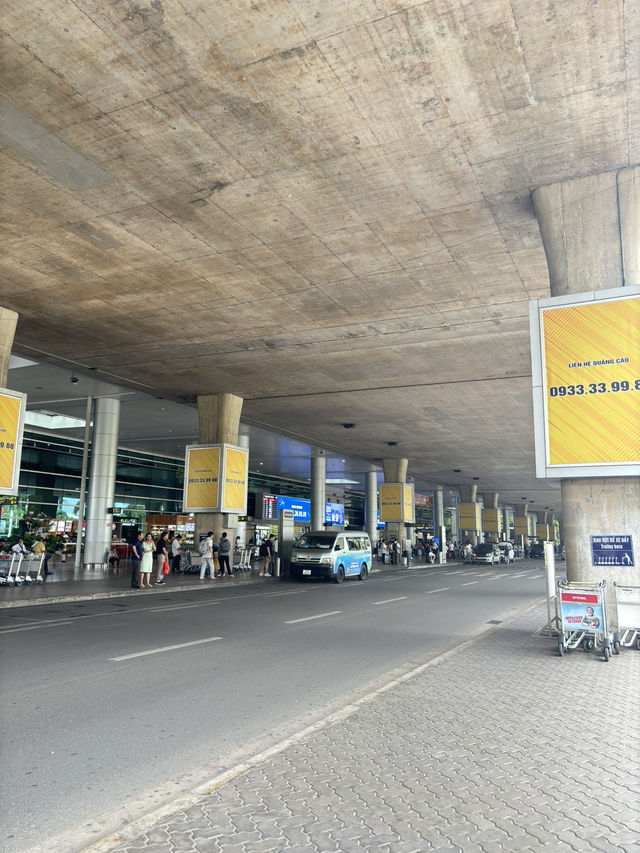 TAN SON NHAT AIRPORT🛫