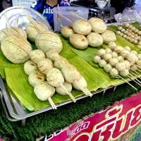 ไปเดินตลาดสามชุกหาของอร่อยกินกัน !!!