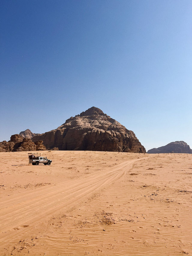 A Day in Wadi Rum: Jeep Adventure & Sleeping Under the Stars in a Capsule Hotel!