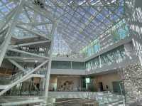 臺南中西區 純白色設計建築就是吸引眼球 臺南市美術館二館