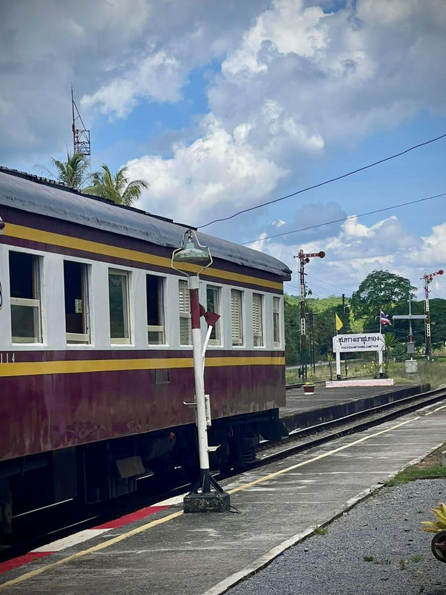 ชุมทางเขาชุมทอง สถานีรถไฟเก่าแก่ตั้งแต่ปี 2547