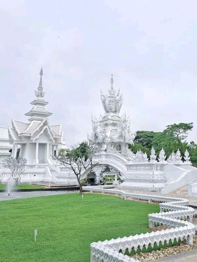 ร่องขุ่น 🙏🏼 พุทธศิลป์เมืองเชียงราย