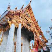 วัดหัวลำโพง พระอารามหลวงใจกลางกรุง