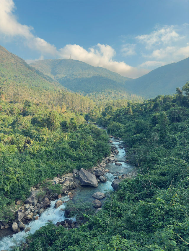 Absolutely scenic road nearby Danang 