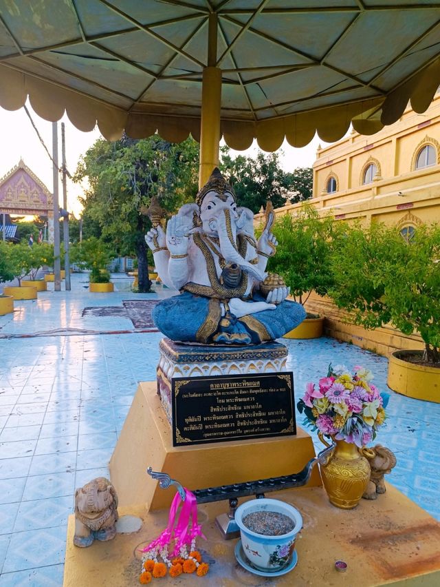 วัดพระปรางค์มุนี จังหวัดสิงห์บุรี