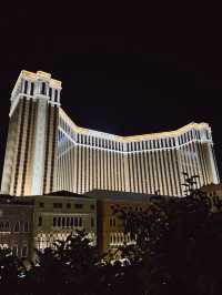 ดื่มด่ำมนต์เสน่ห์ยามค่ำคืนที่ The Venetian Macao