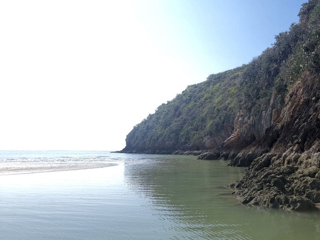 หาดเขากะโหลก ปราณบุรี วิวสวย น้ำใส บรรยากาศสุดชิล 