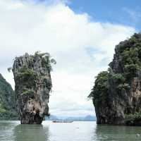 ไปล่องเรือกับสถานที่ยอดฮิตของจังหวัดพังงา...