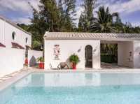 Mrs. Swan Hotel รีสอร์ทบรรยากาศดีริมทะเลระนอง