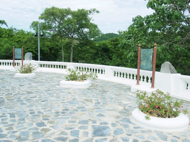 วัดอัษฎางคนิมิตร เกาะสีชัง
