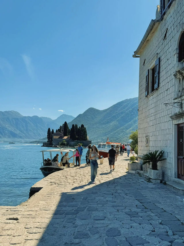 【絶景🇲🇪】アドリア海の宝石、岩礁の聖母⛪️