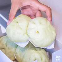 ซาลาเปาใบเตยเจ้าเก่าแก่ย่านโชคชัยสี่