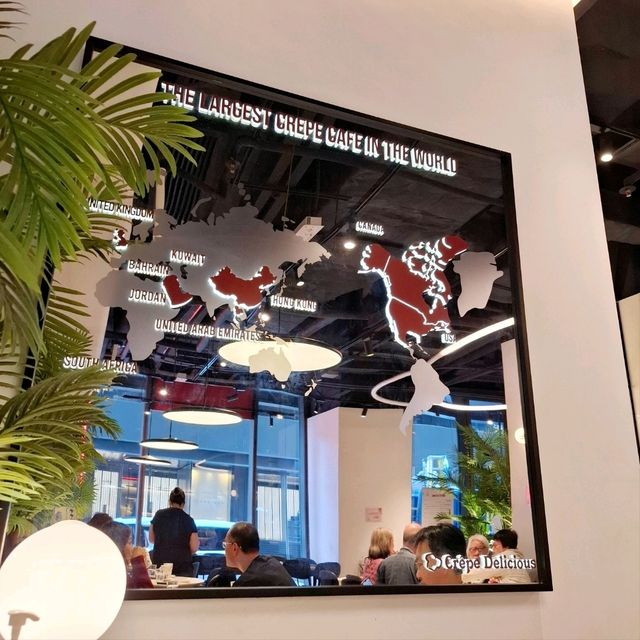 置身玻璃屋，歎爆餡可麗餅