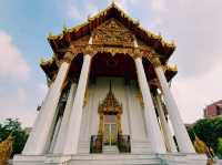 泰國曼谷湄南河畔著名皇家古跡寺廟景點：Wat Ratchaburana Ratchaworawihan 拉嘉布拉那寺，適合拍照📸打卡冥想