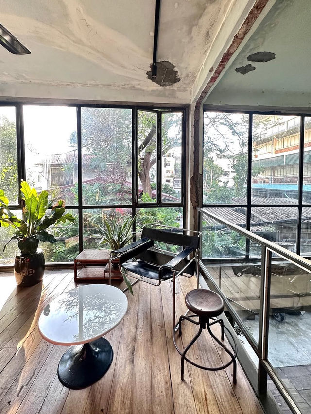 จิบกาแฟร้านชิคๆ Piccolo Vicolo Café 🥤