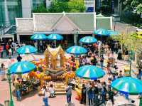 泰國曼谷市中心坐天鐵BTS著名商圈寺廟祈福商場一日遊行程，寺廟祈福很靈驗，購買曼谷特產好去處，適合逛街購物祈福打卡拍照📸