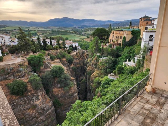 [🇪🇸ロンダ] ロンダの歴史とヌエボ橋の絶景を楽しむスポット