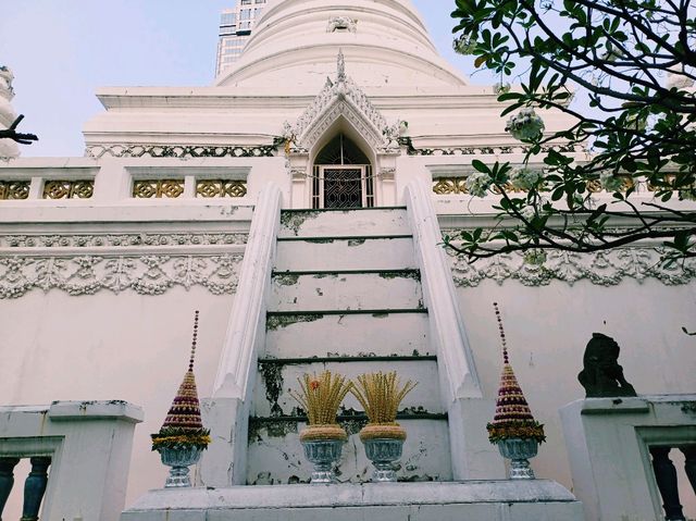 泰國曼谷素坤逸區皇家古跡寺廟景點一日遊行程，白色大理石暹羅文化寺廟建築，適合拍照📸打卡