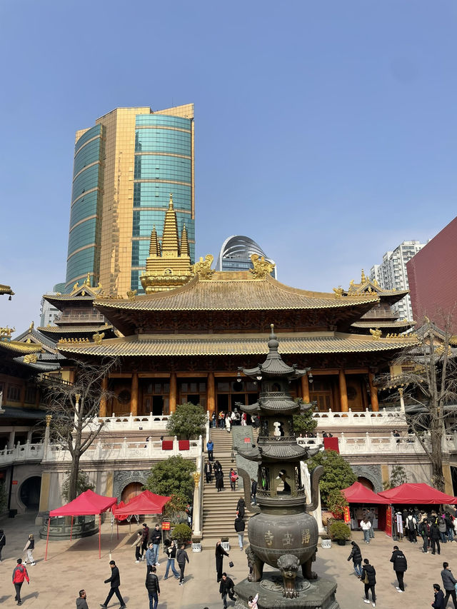 상하이 한복판에서 만나는 천년 사찰, 정안사(静安寺)