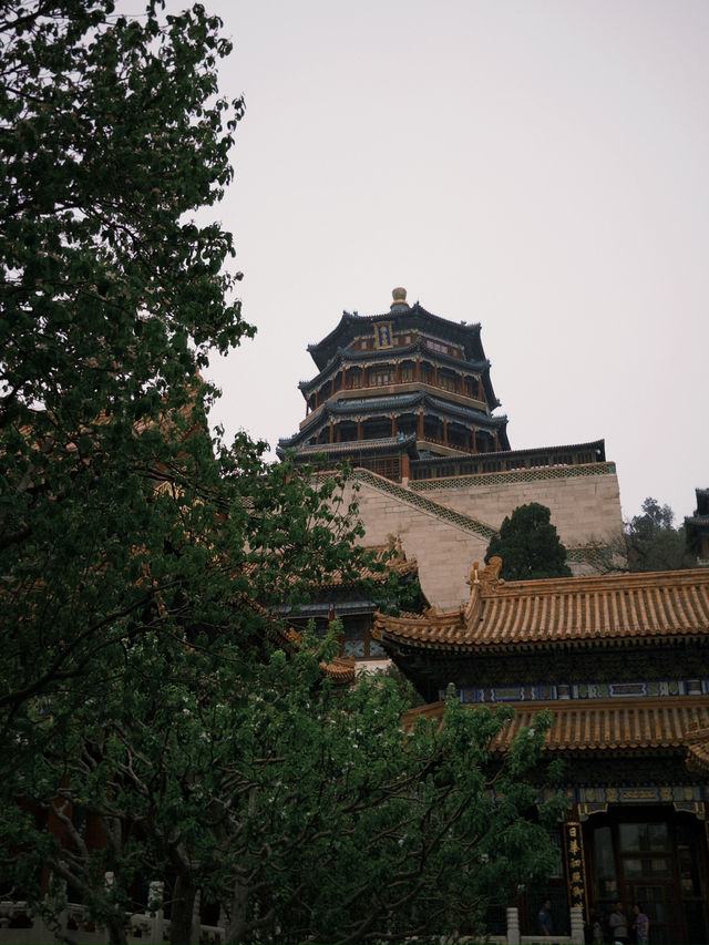 探索頤和園：北京的皇家園林瑰寶⛰️🚣