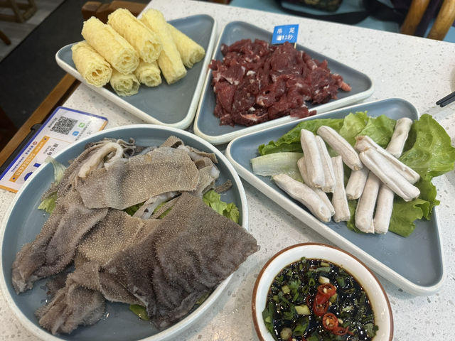 灣區九號鮮切牛肉生蠔火鍋：一場舌尖上的豪華盛宴，讓你在珠海體驗極致美味！