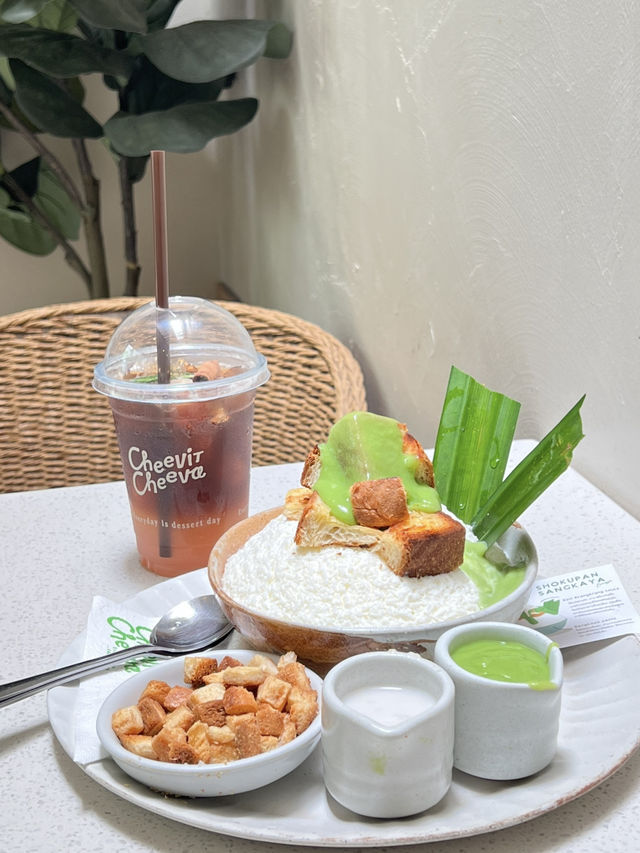 Cool Down in Hatyai: Shaved Ice & Vibes at Cheevit Cheeva