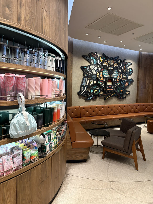 Starbucks Reserve at CentralWorld, One of the Largest and Most Impressive in Thailand