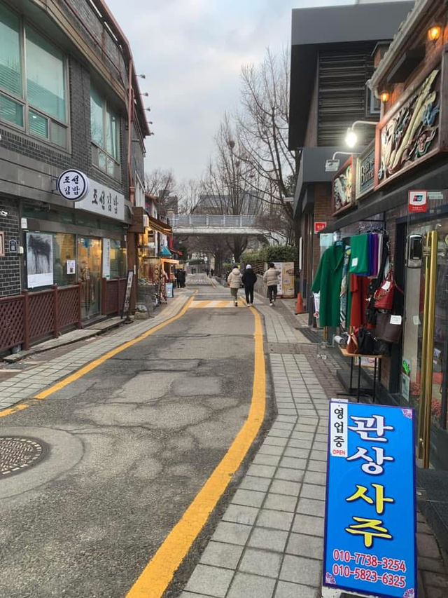 🇰🇷Roaming around Anguk Station Area🇰🇷