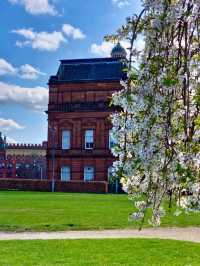 People’s Palace: A Charming Step into Glasgow’s History 🏛️✨🌿📚