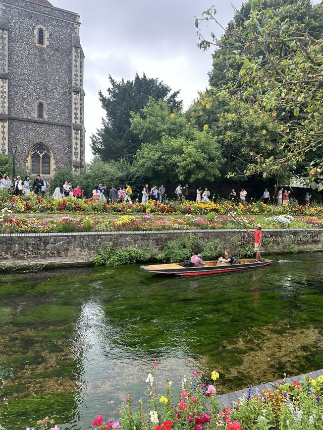 เดินเล่นใน Westgate Gardens,England 