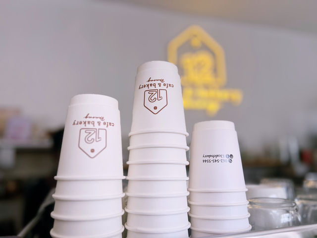 12cafe & bakery Ranong