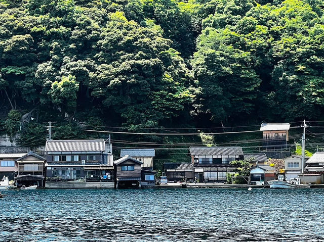 往伊根灣の海上列車 赤松號