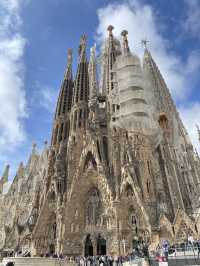 Hola Barcelona เมืองแห่งสถาปัตยกรรมสุดฮิป