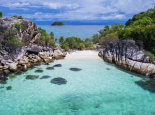🏝️ Koh Lipe: A Backpacker’s Guide to Thailand’s Mini-Maldives!  