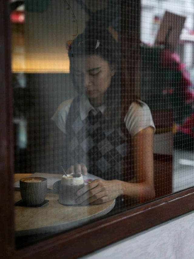 Mondays Cafe Singapore