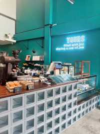 คาเฟ่น่านั่งที่กระทุ่มแบน Yours coffee & roaster