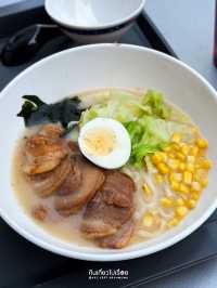 Comet Cafe ร้านอาหารในโซน Tomorrowland 